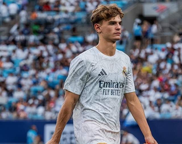 攻同样亮眼 攻同样亮眼