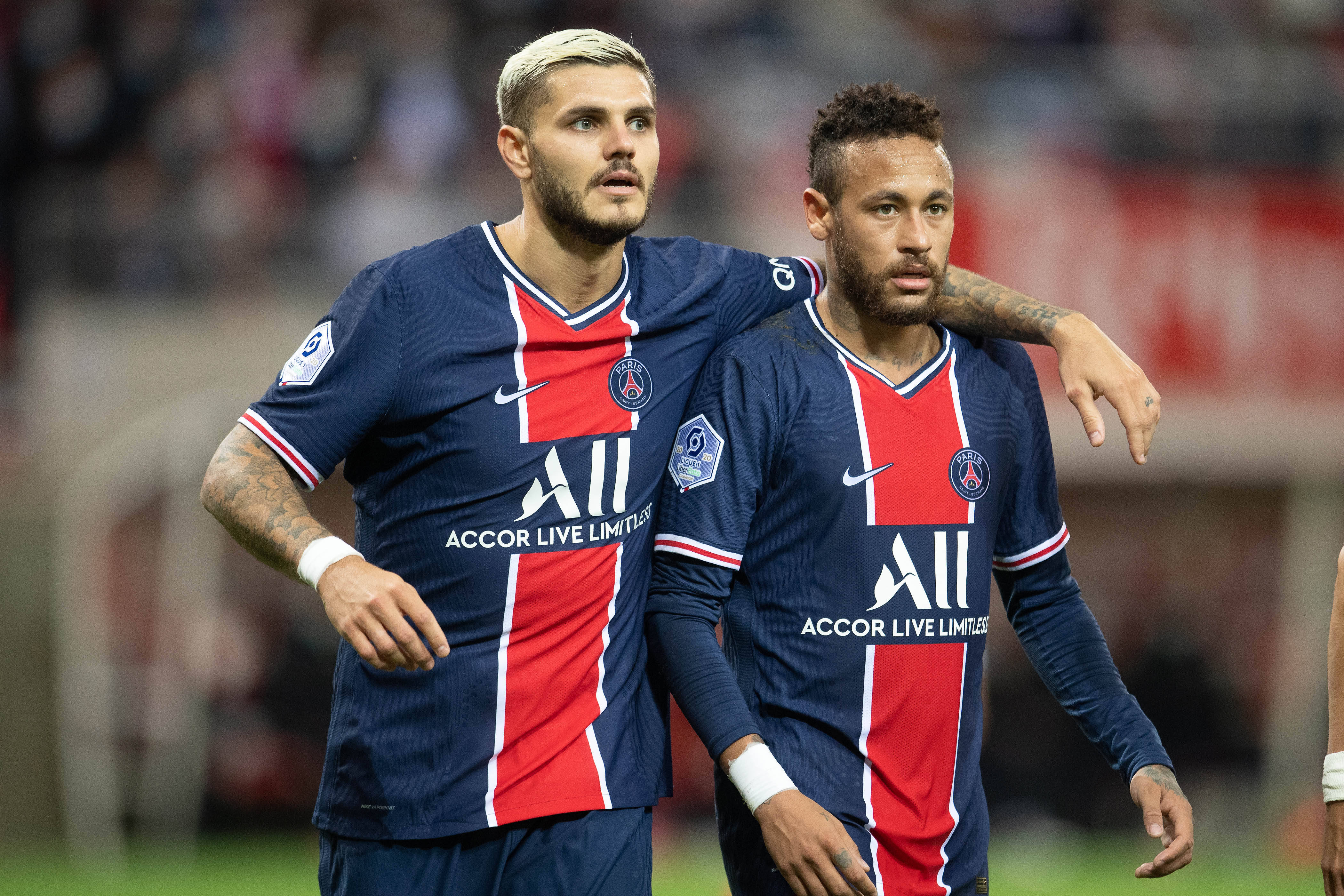 显示他对 显示他对